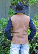 Load image into Gallery viewer, Mens Shearling Vest
