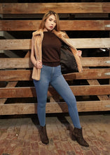 Load image into Gallery viewer, Women's Sheared Muskrat Vest, Western