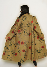 Load image into Gallery viewer, Floral Coat