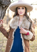 Load image into Gallery viewer, Women's Tan Shearling Stroller