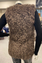 Load image into Gallery viewer, Knitted Lamb Vest