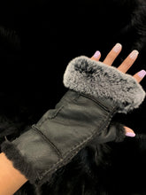 Load image into Gallery viewer, Handsfree Shearling/Rabbit Texting Gloves